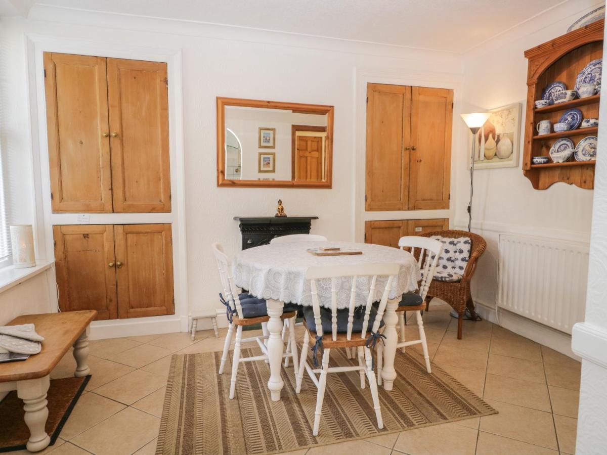 Honeysuckle Cottage, Craig Walk Bowness-on-Windermere Bagian luar foto